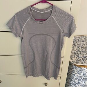 Lululemon top